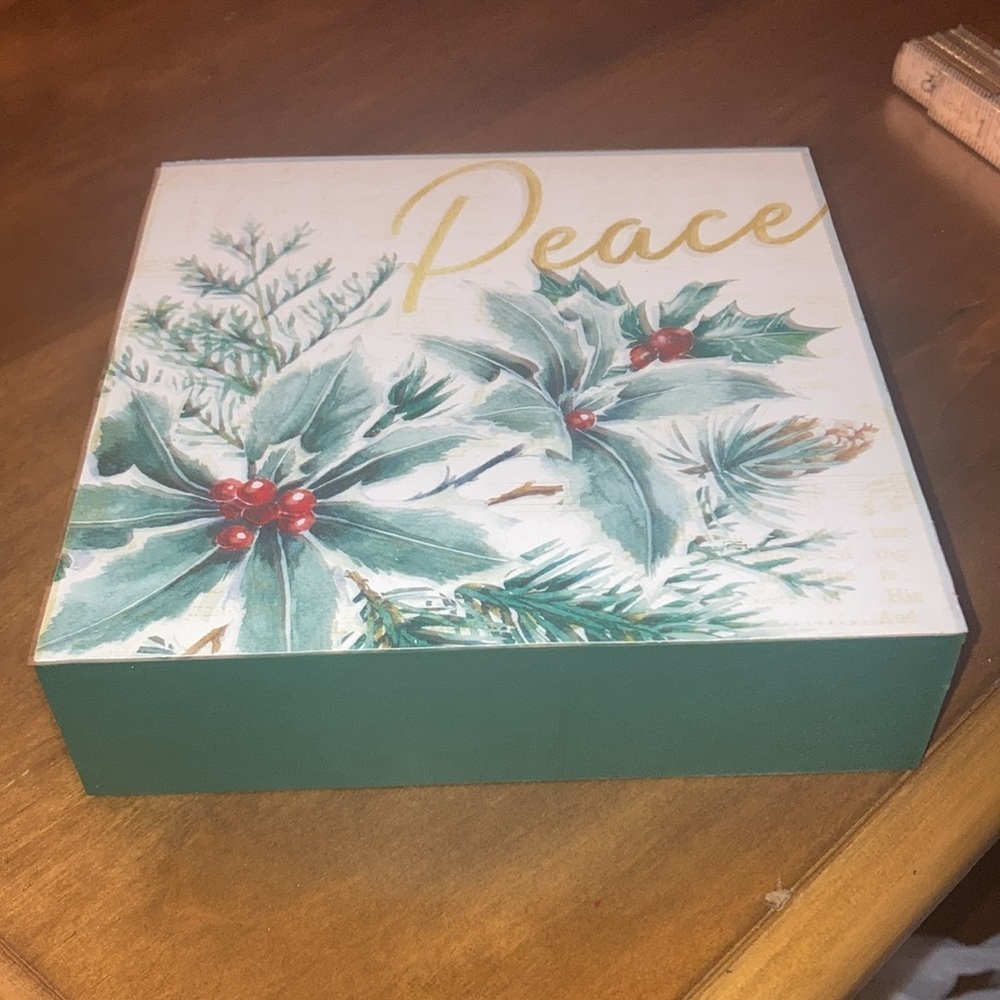 Ashland Christmas tabletop decor new green red peace - Picture 4 of 9